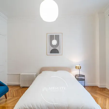 Luxury Haussmann 4br By Airsuite 아파트